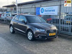 Bruin, metallic lak Gebruikt 2012 Audi A1 Attraction Hatchback | € 7.495 (Eerlijke prijs)