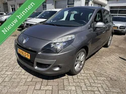 Grijs Gebruikt 2010 Renault Scénic III MPV | € 4.975 (Eerlijke prijs)