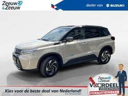 Savanna ivory metallic & cosmic black pearl metallic Nieuw 2025 Suzuki Vitara Style SUV | € 36.370 (Duur)