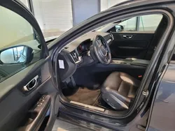 Grijs Gebruikt 2018 Volvo V60 Stationwagen | € 17.850 (Eerlijke prijs)