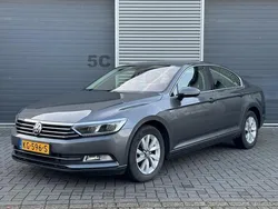 Grijs Gebruikt 2016 VW Passat Sedan | € 8.450
