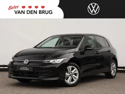Zwart Gebruikt 2024 VW Golf VIII Edition Hatchback | € 32.295 (Goede deal)