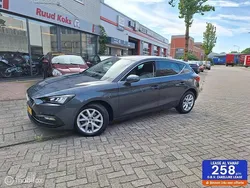 Grijs Gebruikt 2020 Seat Leon Style Hatchback | € 15.950 (Eerlijke prijs)