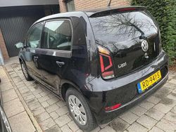 Zwart Gebruikt 2017 VW up! Hatchback | € 7.900 (Goede deal)