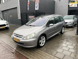 Grijs, metallic lak Gebruikt 2003 Peugeot 307 Stationwagen | € 1.499 (Eerlijke prijs)