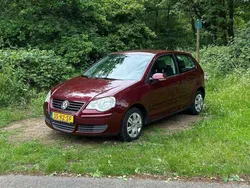 Rood Gebruikt 2005 VW Polo Hatchback | € 1.950 (Goede deal)