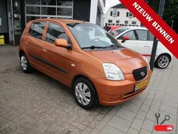 Oranje Gebruikt 2005 Kia Picanto Hatchback | € 1.499 (Eerlijke prijs)