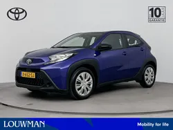 Blauw Gebruikt 2024 Toyota Aygo Play Hatchback | € 18.445 (Eerlijke prijs)