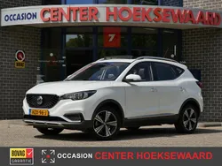 Wit Gebruikt 2021 MG ZS Luxury Sedan | € 18.444