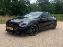Zwart Gebruikt 2014 Mercedes CLA200 Ambition Sedan | € 15.995 (Eerlijke prijs)