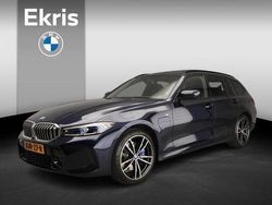 Blauw Gebruikt 2024 BMW 330 Shadowline Stationwagen | € 47.900 (Eerlijke prijs)