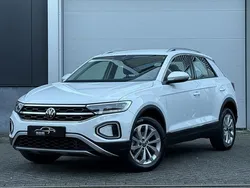 Wit Gebruikt 2023 VW T-Roc Style SUV | € 23.400 (Goede deal)