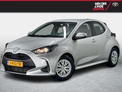 Grijs Gebruikt 2020 Toyota Yaris Hybrid Active Hatchback | € 20.950 (Eerlijke prijs)