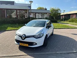 Wit Gebruikt 2013 Renault Clio IV Expression Hatchback | € 4.950 (Eerlijke prijs)