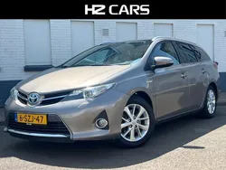Bruin, metallic lak Gebruikt 2014 Toyota Auris Touring Sports Stationwagen | € 12.945 (Eerlijke prijs)