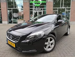 Zwart Gebruikt 2015 Volvo V40 Kinetic Stationwagen | € 10.990 (Eerlijke prijs)