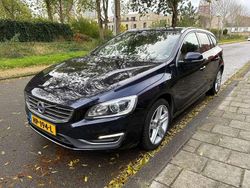 Blauw Gebruikt 2015 Volvo V60 Summum Stationwagen | € 8.950 (Goede deal)