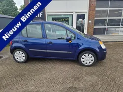 Blauw Gebruikt 2005 Renault Modus Expression MPV | € 1.888 (Eerlijke prijs)