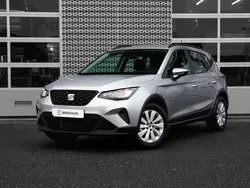 Grijs, metallic lak Gebruikt 2024 Seat Arona Reference SUV | € 22.845 (Eerlijke prijs)