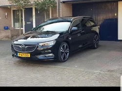 Zwart Gebruikt 2017 Opel Insignia Stationwagen | € 8.459 (Iets duurder)