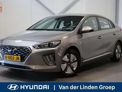 Grijs metallic Gebruikt 2020 Hyundai Ioniq Sedan | € 18.995 (Eerlijke prijs)