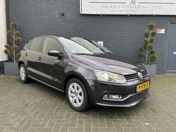 Grijs Gebruikt 2015 VW Polo LOUNGE Hatchback | € 12.950 (Eerlijke prijs)