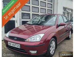 Rood Gebruikt 2004 Ford Focus Hatchback | € 2.250 (Eerlijke prijs)