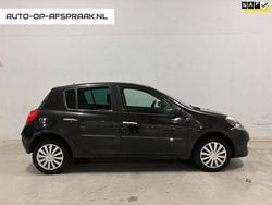 Zwart Gebruikt 2008 Renault Clio R.S. Authentique Hatchback | € 1.388