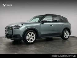 Zwart Nieuw 2024 Mini Countryman Classic SUV | € 49.188