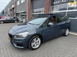 Grijs Gebruikt 2019 BMW 220 Executive Stationwagen | € 23.950 (Iets duurder)