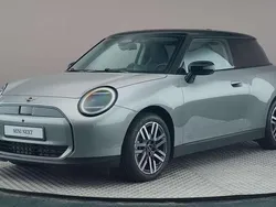 Grijs Gebruikt 2024 Mini Cooper Classic Hatchback | € 30.750