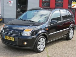 Zwart, metallic lak Gebruikt 2008 Ford Fusion Futura MPV | € 3.100 (Eerlijke prijs)