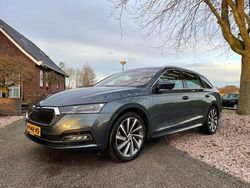 Grijs, metallic lak Gebruikt 2021 Skoda Octavia Sport Stationwagen | € 38.500