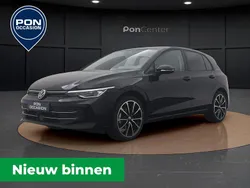 Zwart Gebruikt 2024 VW Golf VIII Style Hatchback | € 33.950 (Eerlijke prijs)
