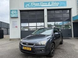 Grijs Gebruikt 2008 Ford Focus Stationwagen | € 1.650 (Eerlijke prijs)