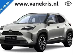 Grijs, metallic lak Nieuw 2025 Toyota Yaris Cross SUV | € 35.530 (Iets duurder)