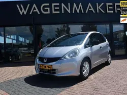 Grijs, metallic lak Gebruikt 2014 Honda Jazz Cool Hatchback | € 9.450 (Eerlijke prijs)