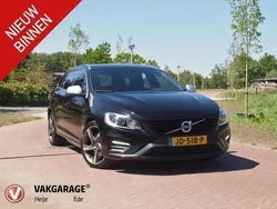 Zwart, metallic lak Gebruikt 2016 Volvo V60 R-Design Stationwagen | € 15.895 (Eerlijke prijs)