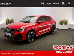 Rood, metallic lak Nieuw 2024 Audi Q2 S-Line SUV | € 48.845 (Goede deal)
