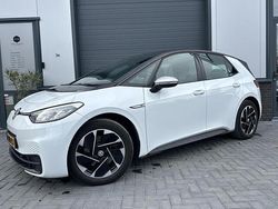 Wit Gebruikt 2020 VW ID.3 Hatchback | € 14.950 (Eerlijke prijs)