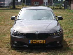 Bruin Gebruikt 2012 BMW 320 Executive Sedan | € 9.999 (Eerlijke prijs)