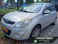 Grijs, metallic lak Gebruikt 2010 Hyundai i20 Hatchback | € 7.995 (Eerlijke prijs)
