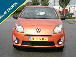 Oranje Gebruikt 2008 Renault Twingo Dynamique Hatchback | € 2.999 (Eerlijke prijs)