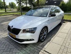 Wit Gebruikt 2017 Skoda Superb SportLine Sedan | € 14.999 (Eerlijke prijs)