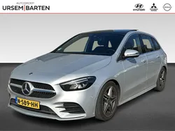 Grijs, metallic lak Gebruikt 2020 Mercedes B180 Premium MPV | € 24.930 (Eerlijke prijs)