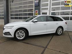 Wit Gebruikt 2021 Skoda Octavia Business Line Stationwagen | € 17.950 (Eerlijke prijs)