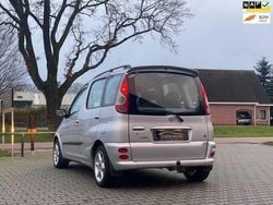 Beige, metallic lak Gebruikt 2001 Toyota Yaris Verso Sol MPV | € 2.699 (Goede deal)