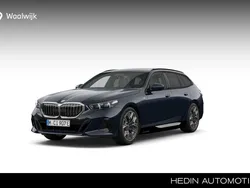Zwart Nieuw 2024 BMW 530e Comfort Edition Stationwagen | € 80.195 (Super prijs)