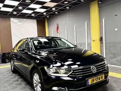 Zwart Gebruikt 2016 VW Passat Comfortline Sedan | € 10.450 (Goede deal)