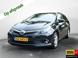 Zwart, metallic lak Gebruikt 2015 Toyota Auris Hatchback | € 14.900 (Iets duurder)